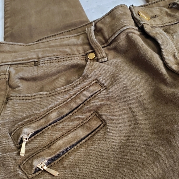 Abercrombie Low Rise Super Skinny Pants with Zippers, Signature Collection - Picture 6 of 16